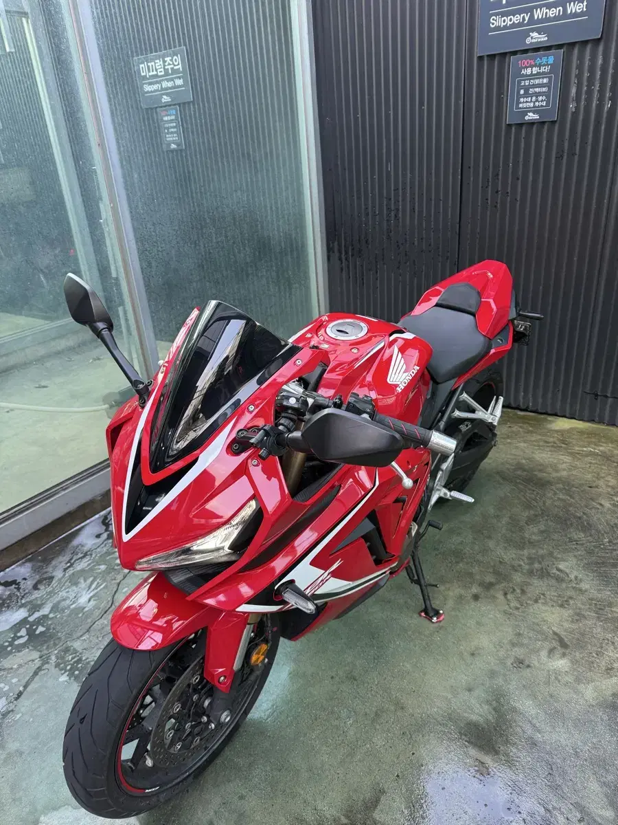 cbr650r 19년식 레드색상 판매합니다